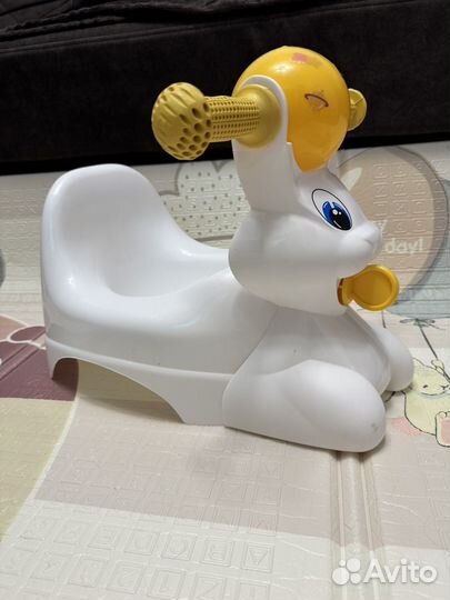 Горшок детский с погремушкой 6+