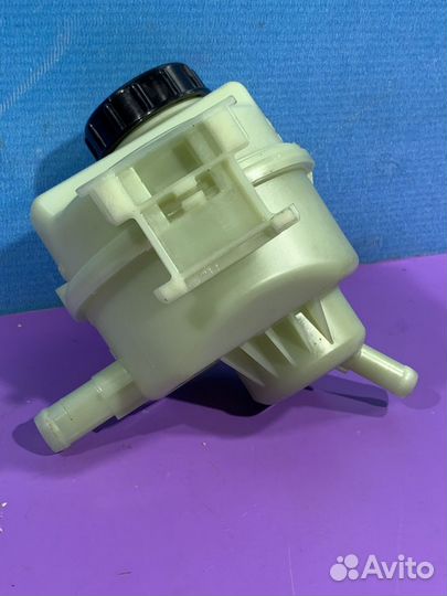 Бачок гидроусилителя гур Renault arkana