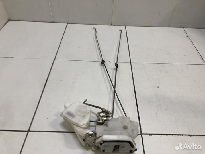 Замок двери задней левой Mitsubishi Pajero 4 V93W