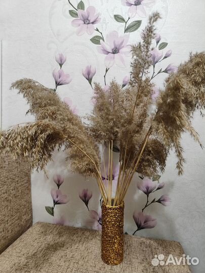 Букет из сухоцветов в вазе