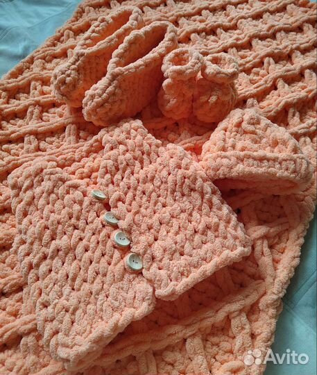 Набор вязанный для новорождённых