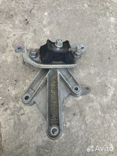 Опора кпп рено логан