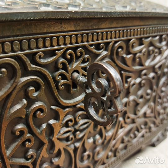 Шкатулка ларец обмеденный силумин.ссср