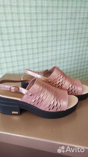 Босоножки женские 39 размер