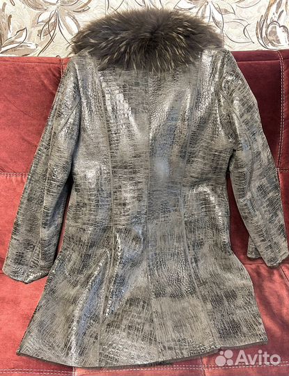 Продам новую дубленку