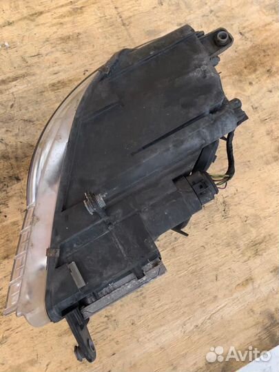 Фара передняя левая биксенон адаптив VW Passat CC