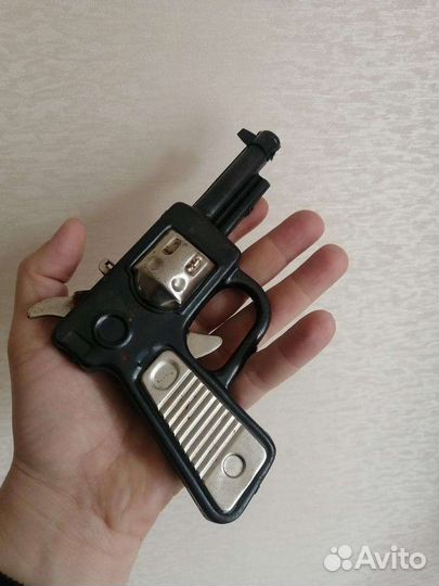 Игрушка пистолет СССР