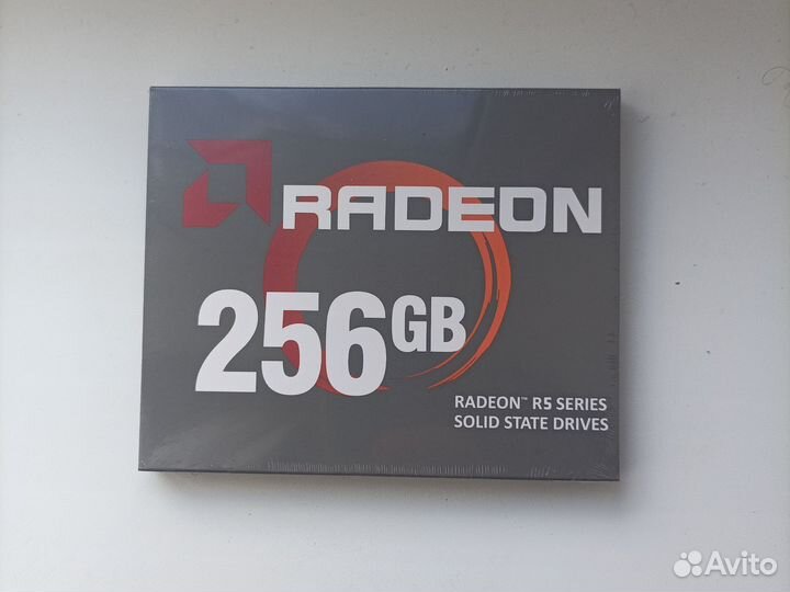 SSD 256GB radeon (новый)