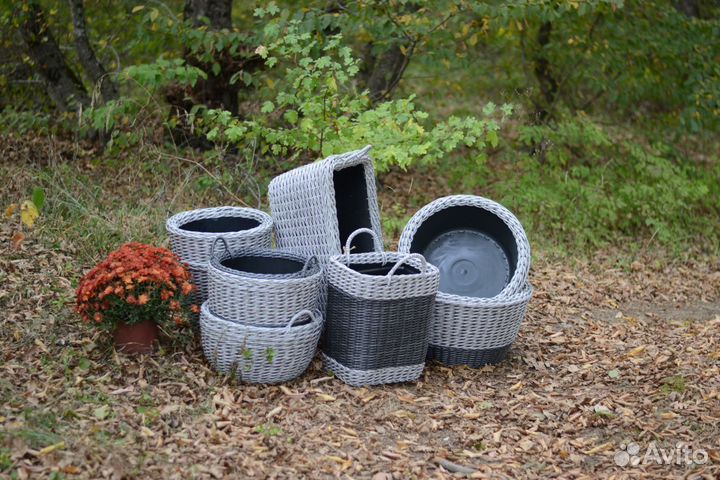 Кашпо, вазоны уличные из ротанга