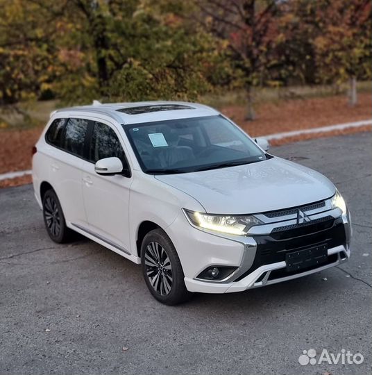 Mitsubishi Outlander 2.0 CVT, 2022, 20 км