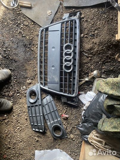 Решетка радиатора Audi A4 b8 дорест