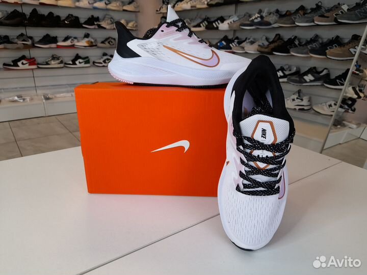 Кроссовки Nike