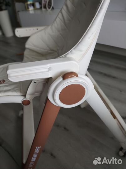 Стульчик для кормления happy baby berny v2