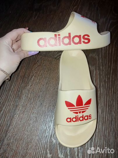 Шлепанцы