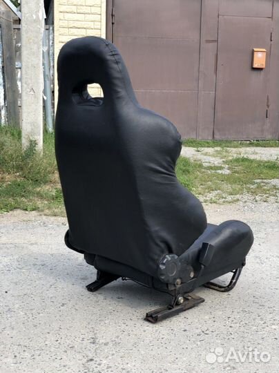 Спортивные сиденья ковши