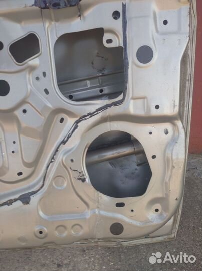 Дверь передняя левая Nissan almera n17