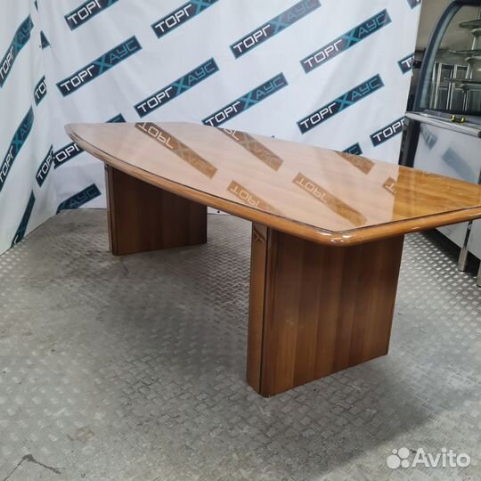 Стол для переговоров cannes