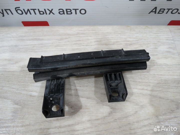 Направляющая стекла задняя левая LADA Xray