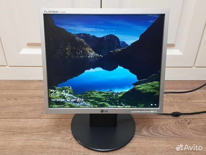 Монитор LG Flatron 17 дюймов
