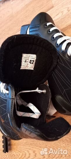 Коньки хоккейные