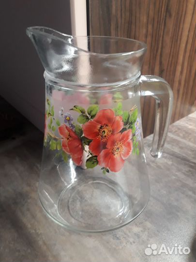 Посуда б/у: тарелки, стаканы, графин, чашки