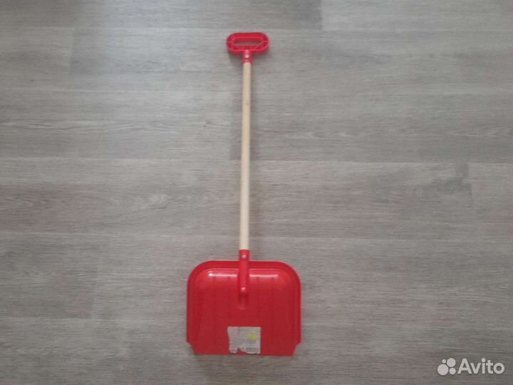 Снегоуборочная лопата. Детская