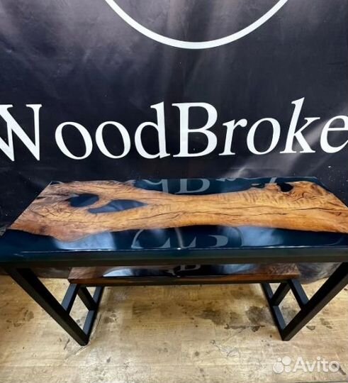 Стол река из ценных пород дерева