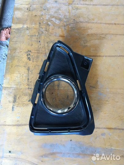 Накладка противотуманной фары Toyota RAV 4 XA30