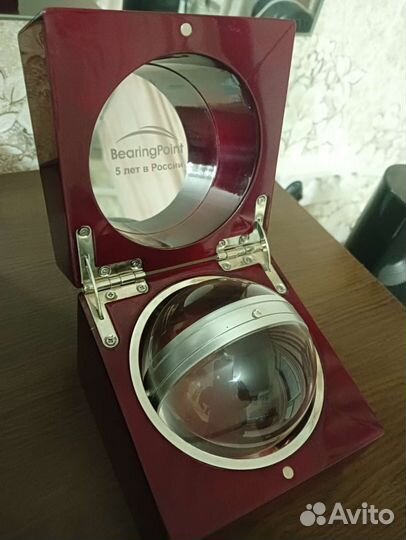 Сувенирные настольные подарочные часы