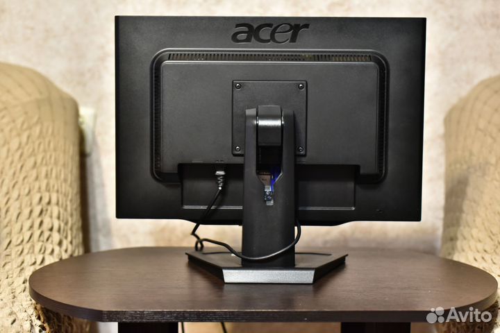 Монитор Acer Модель: X222W. Диагональ 22