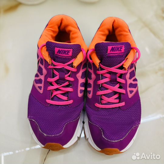 Кроссовки спортивные nike