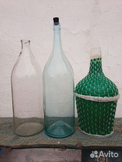 Старинные чугунок,серп,бутыли,доска для стирки