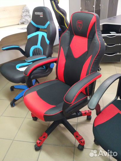 Кресло компьютерное геймерское игровое
