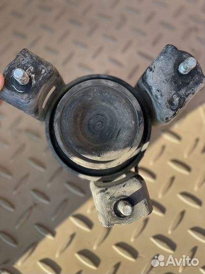 Опора двигателя передняя Lexus RX270