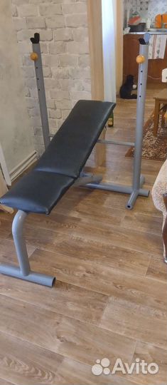 Скамья для жима лежа со штангой