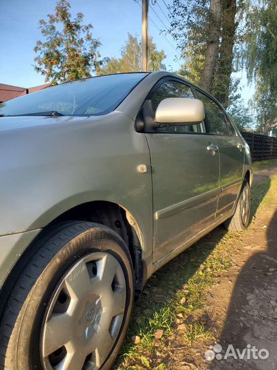 Toyota Corolla, 2004