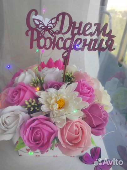 Букет из мыльных роз в коробке с подсветкой