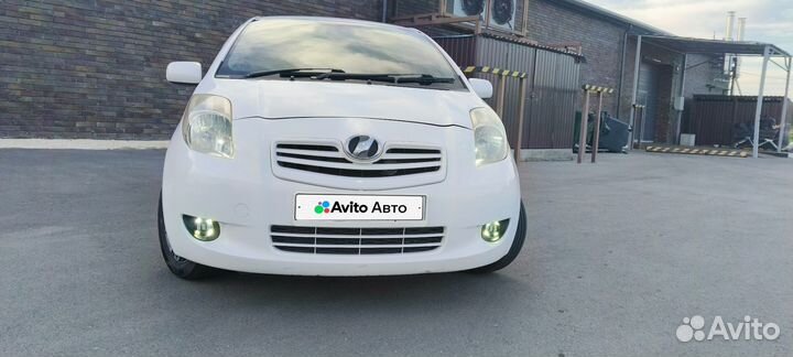 Toyota Vitz 1.0 CVT, 2005, 212 985 км