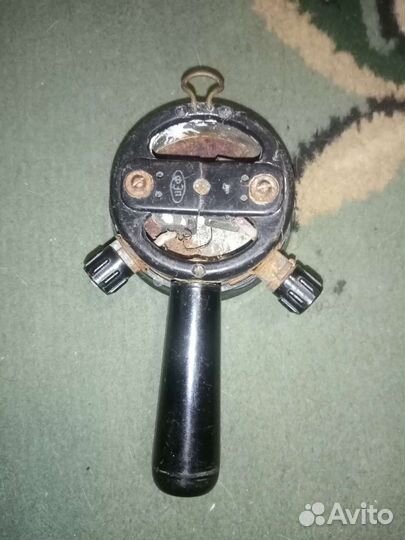 Старинный микрофон для радиостанции