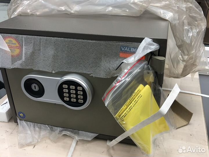 Сейф Valberg FRS-32 EL новый в коробке