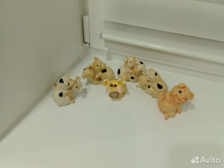 Фигурки обнимающиеся свинки пары талисман