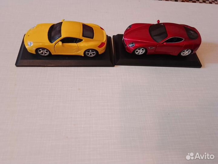 Машинки на подставке