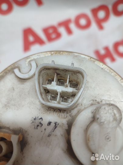 Топливный насос Toyota Yaris 1