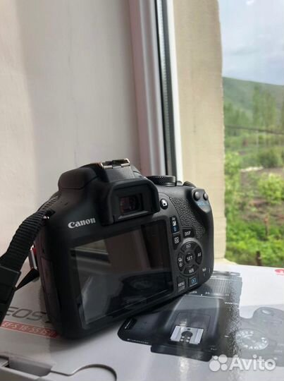 Камера Canon 2000d