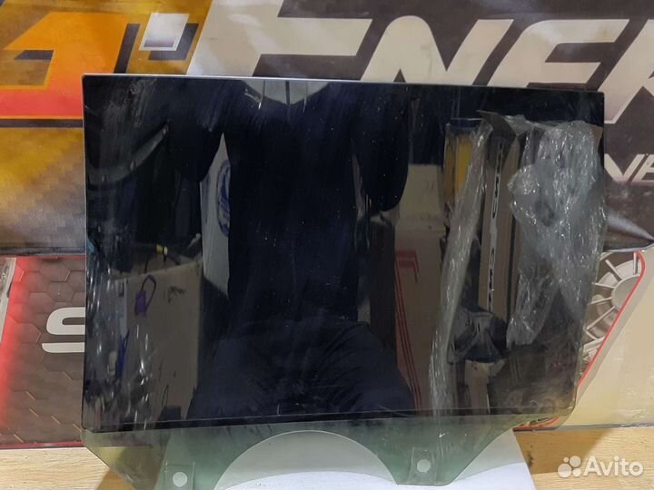 Стекло двери задней R и L Porsche Cayenne 955