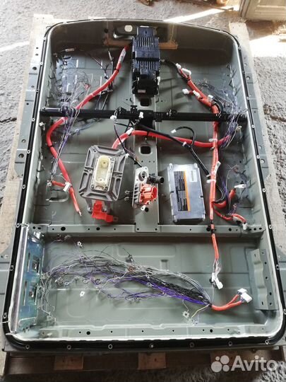 Корпус ввб Nissan leaf ze0