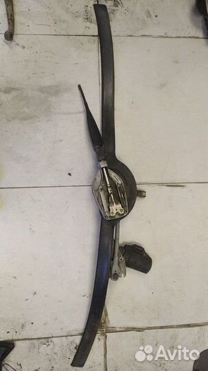 Трапеция стеклоочистителей Mercedes-Benz E-class