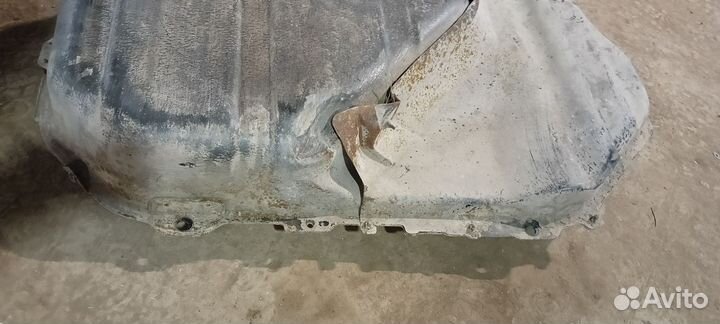 Бензобак Lancer 9