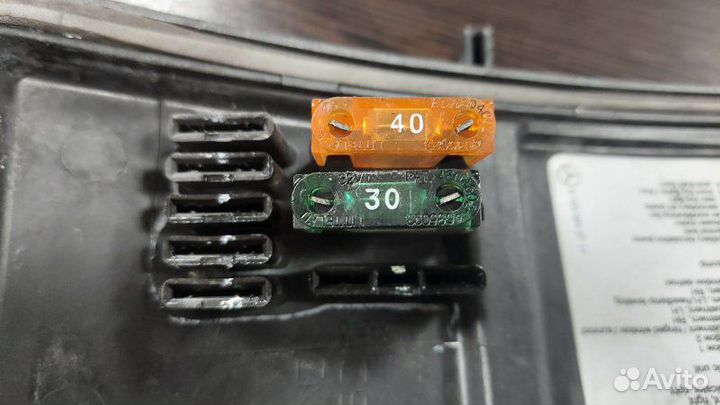 Крышка блока предохранителей Mercedes M-Class W163