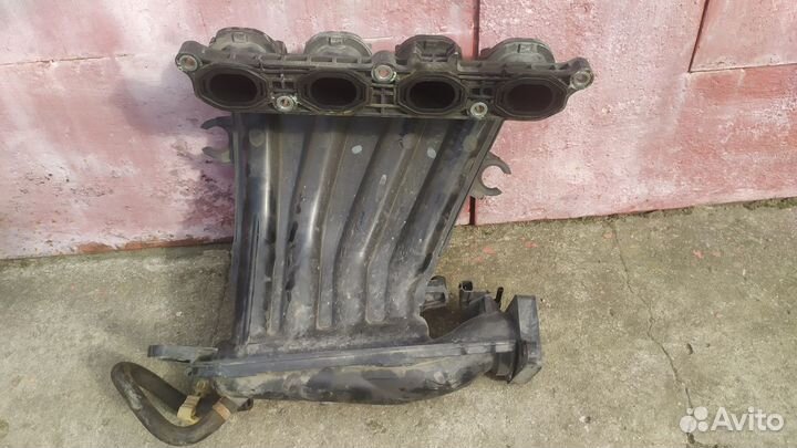 Nissan tiida c11 впускной коллектор